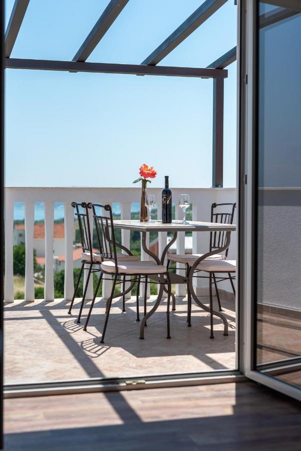 Apartments Dobrila Kaštel Novi Exteriér fotografie