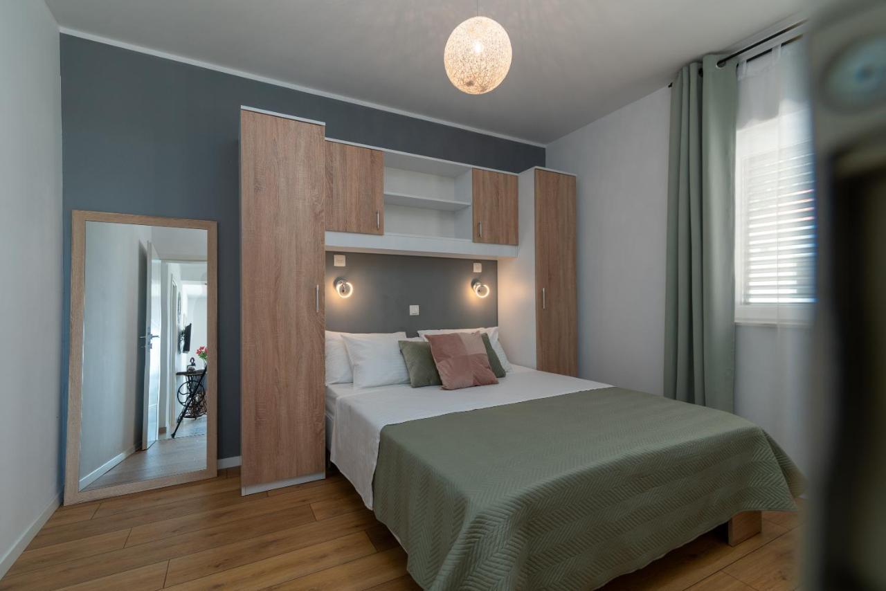 Apartments Dobrila Kaštel Novi Exteriér fotografie