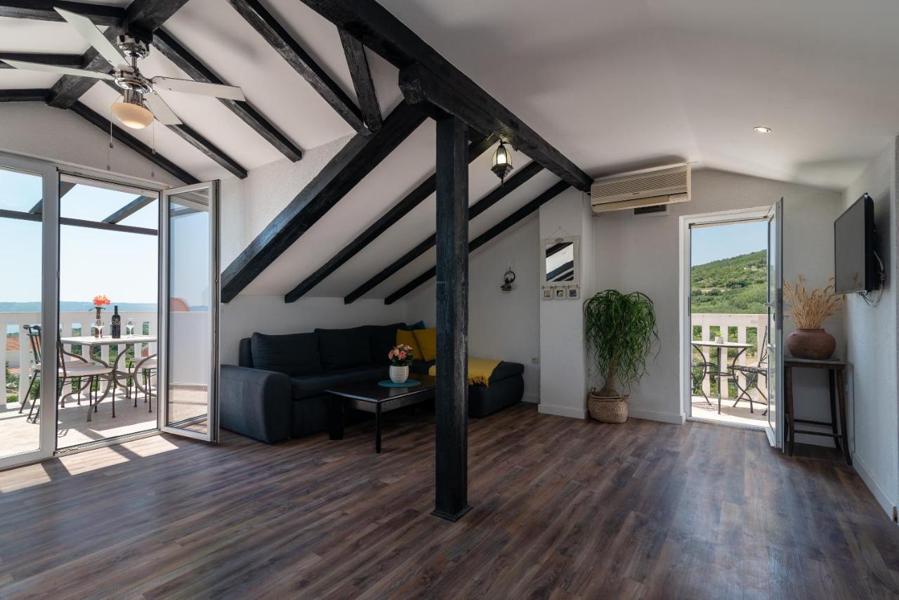 Apartments Dobrila Kaštel Novi Exteriér fotografie