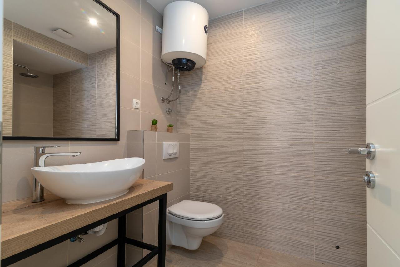 Apartments Dobrila Kaštel Novi Exteriér fotografie